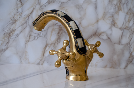 Brass And Raisin - SOQALUX