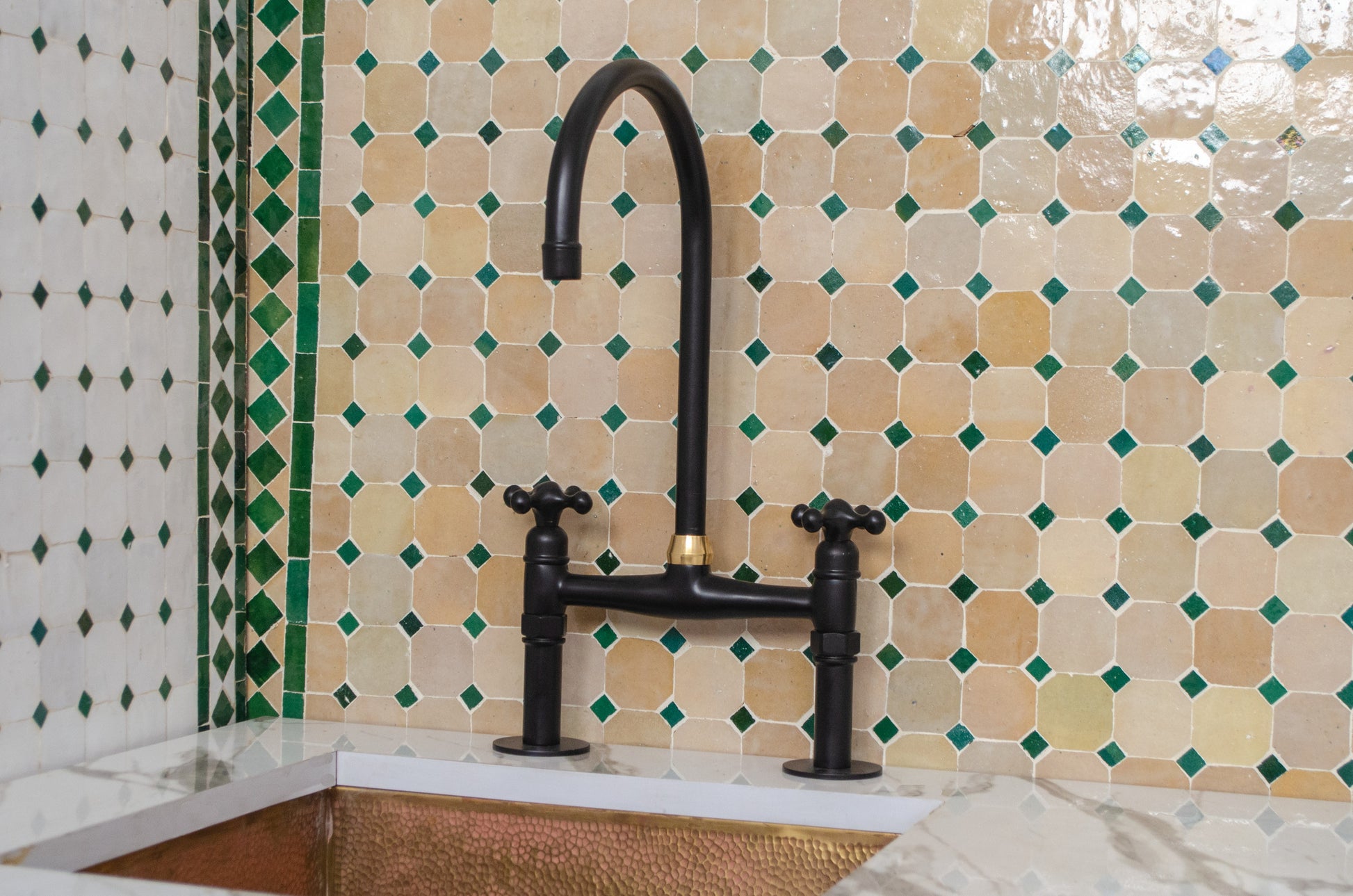 Black Faucet - SOQALUX