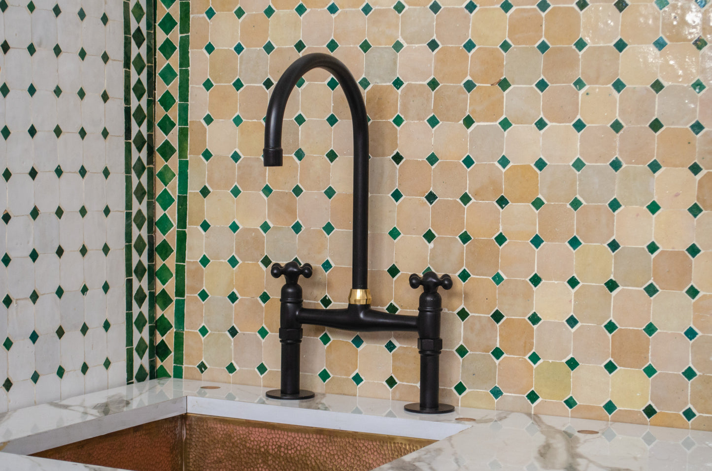 Black Faucet - SOQALUX