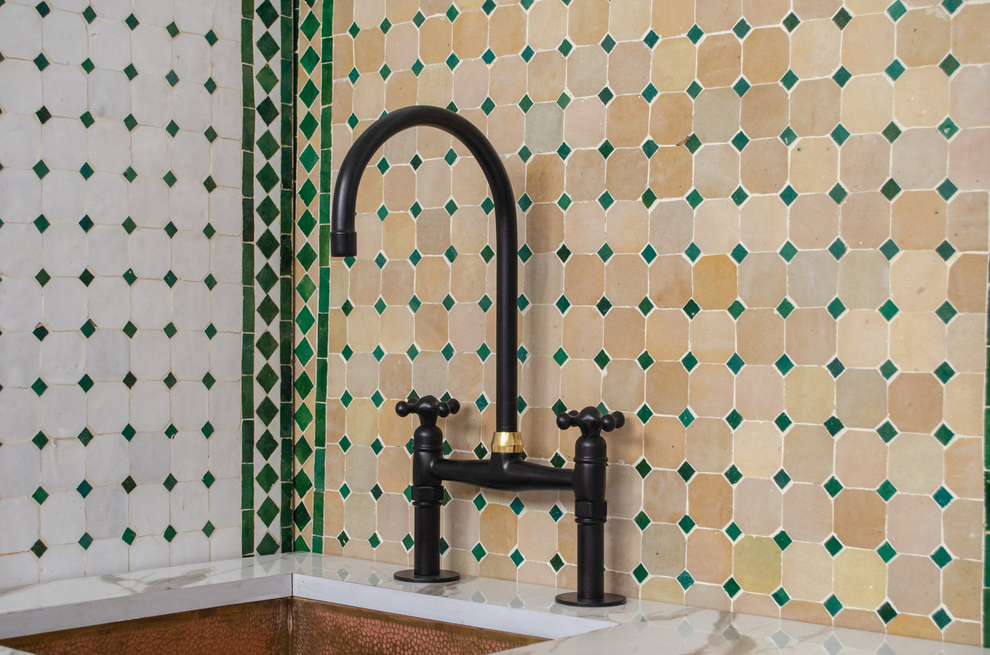 Black Faucet - SOQALUX