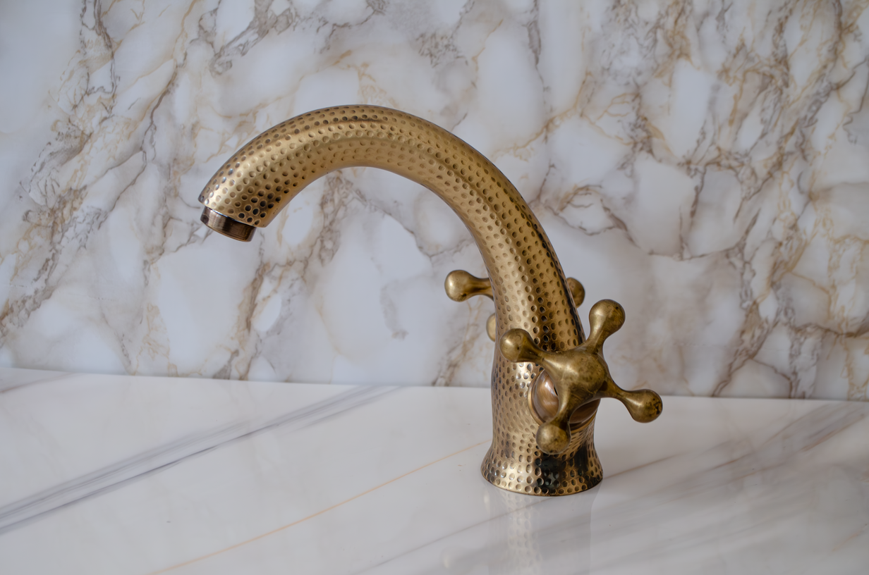 Hammered Brass Patina - SOQALUX