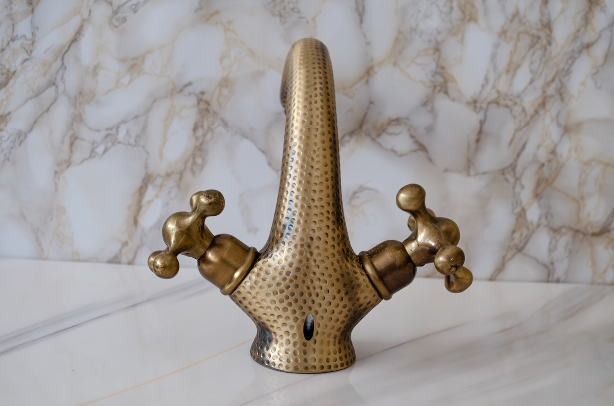 Hammered Brass Patina - SOQALUX