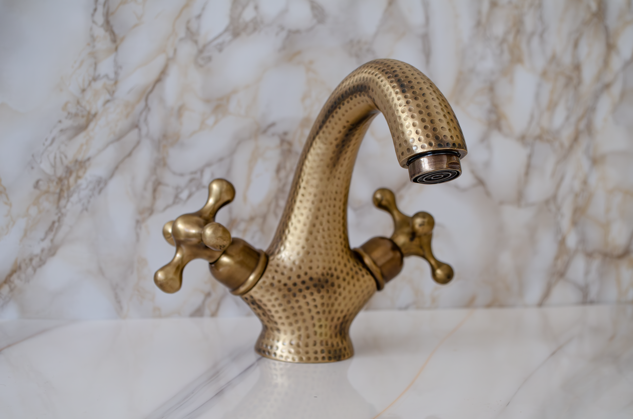 Hammered Brass Patina - SOQALUX