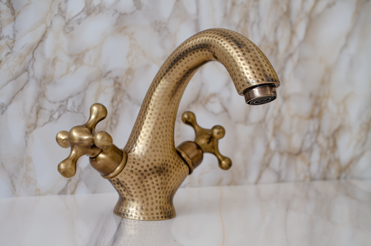Hammered Brass Patina - SOQALUX
