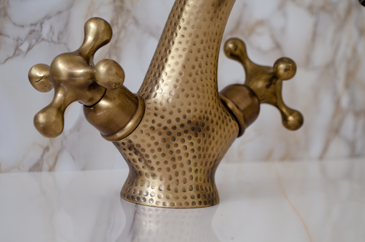 Hammered Brass Patina - SOQALUX